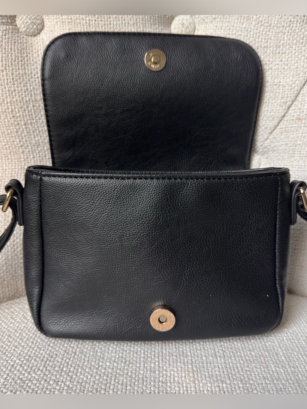 JustFab Black Woven-Edge Crossbody Bag - Picture 7 of 11